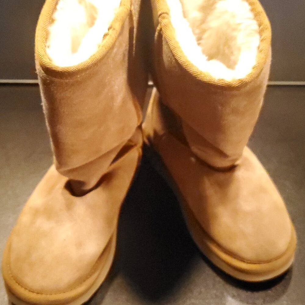 UGG Boots Brown Size 6